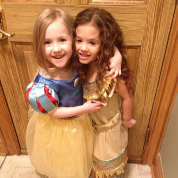 Meet your Posher, Halle - Picture 1 of 1